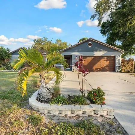 Cozy Home In Gulf Gate